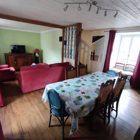 Grande Maison Dans La Cité Médiévale De Casa vacanze Besse-et-Saint-Anastaise