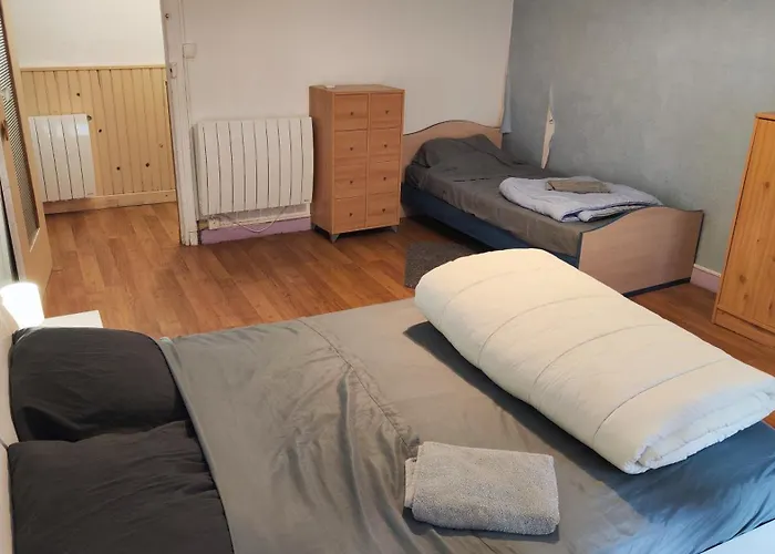 Grande Maison Dans La Cite Medievale De Holiday home Besse-et-Saint-Anastaise