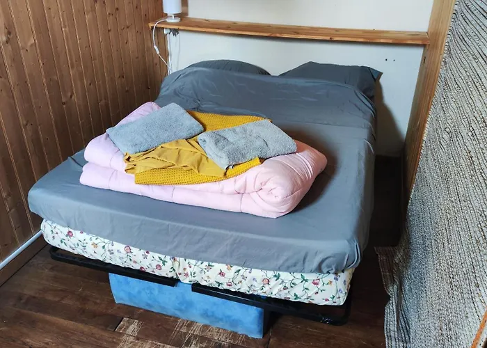 Grande Maison Dans La Cite Medievale De * Besse-et-Saint-Anastaise