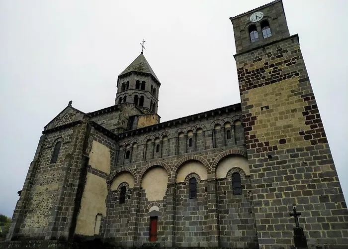 Grande Maison Dans La Cite Medievale De Besse-et-Saint-Anastaise
