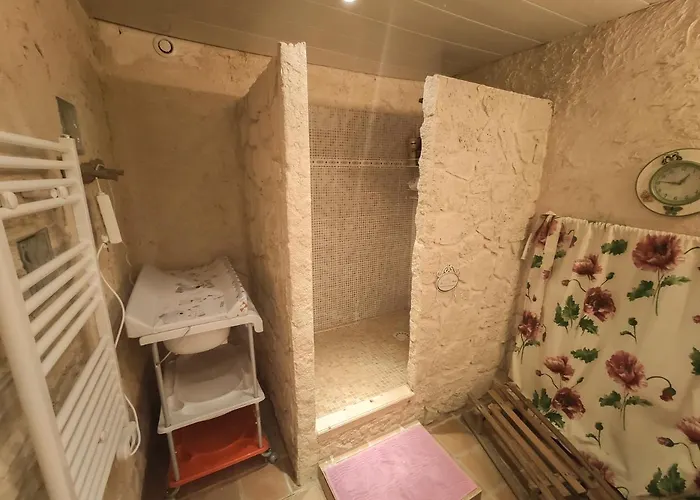 Holiday home Grande Maison Dans La Cite Medievale De *